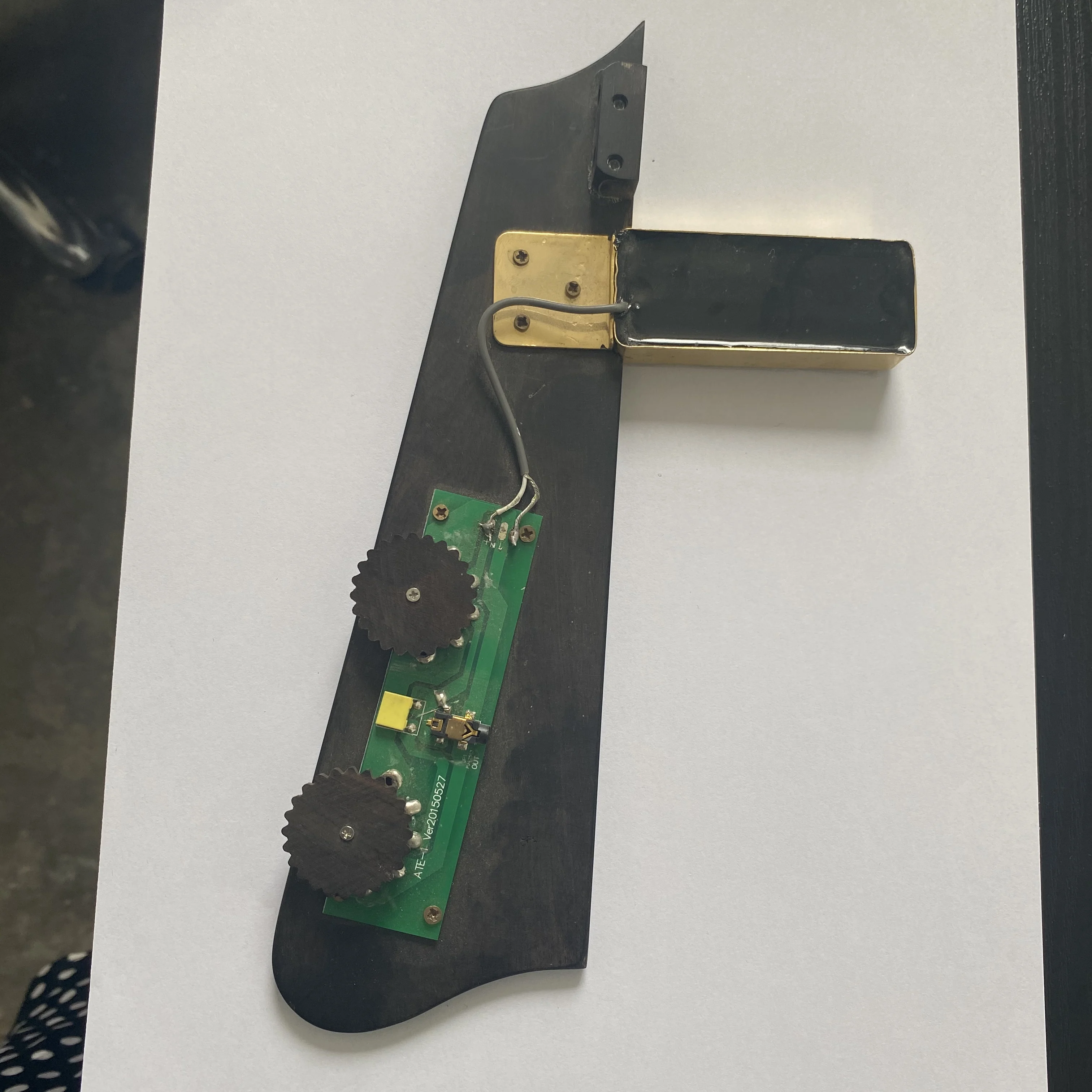 Pickup with ebony pickupguard with 1 Volume and 1 Tune for knobs